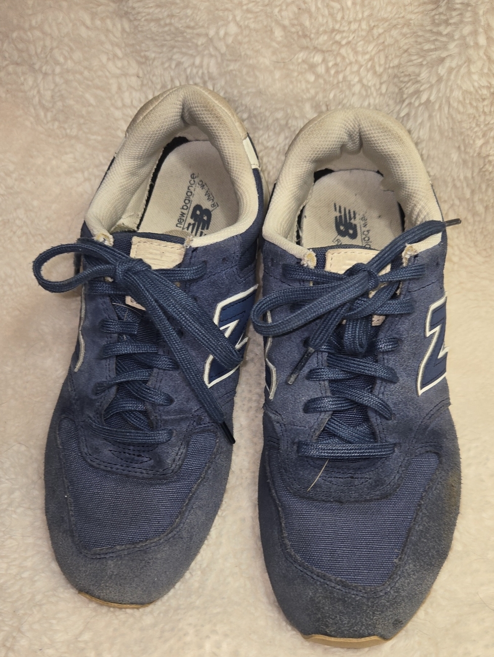 New Balance 696 Navy Blue and White Sneakers